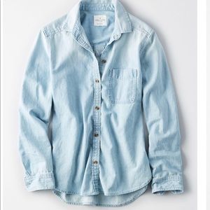 American Eagle Light Denim Shirt Medium 👖🙌🏼
